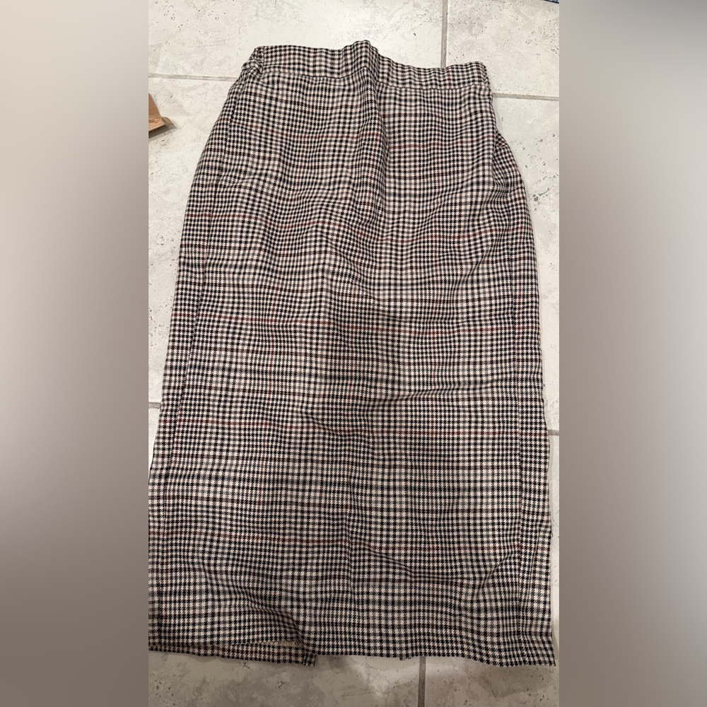 Check skirt